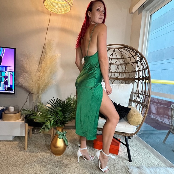 Green Walk the Line Maxi Dress - Picture 13 of 14